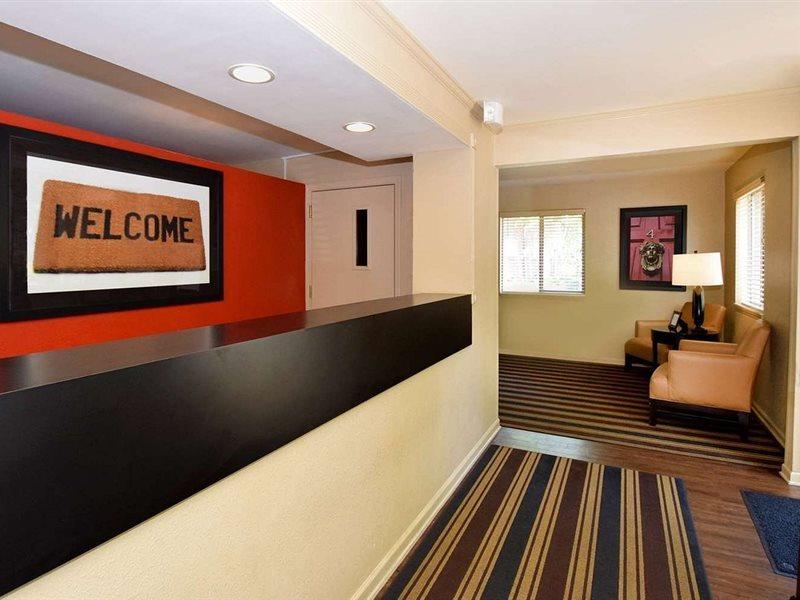 Suburban Studios Copley Akron West Exterior foto
